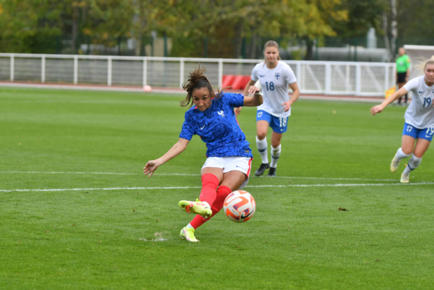 Ouchène obtient un penalty et le transforme (photo Philippe Le Brech) Ouchène obtient un penalty et le transforme (photo Philippe Le Brech)