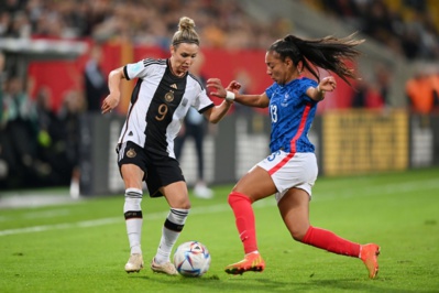 Huth a beaucoup pris la profondeur dans le couloir de Bacha (photo DFB) Huth a beaucoup pris la profondeur dans le couloir de Bacha (photo DFB)