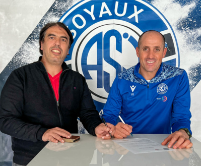 Le nouvel entraîneur aux côtés du Président Benoît Letapissier (photo ASJ Soyaux)