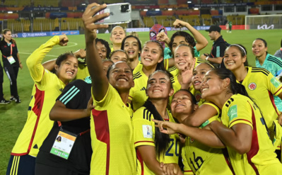 Les Colombiennes en mode selfie ! (photo FIFA) Les Colombiennes en mode selfie ! (photo FIFA)