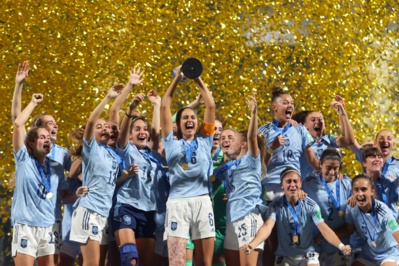 L'Espagne réussit le doublé (photo FIFA) L'Espagne réussit le doublé (photo FIFA)