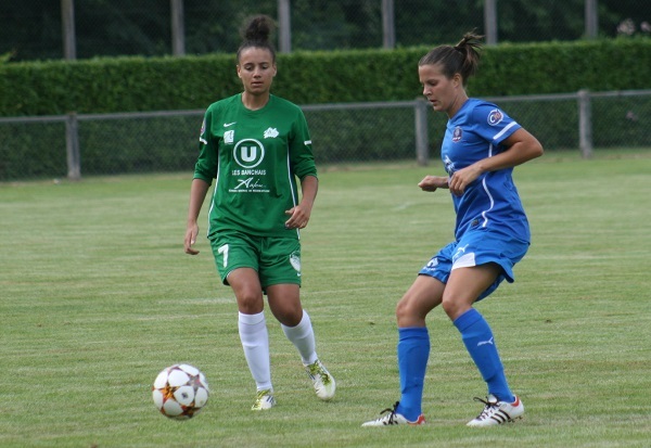 La recrue Mélissa Godart et Julia Louis-Joseph à gauche La recrue Mélissa Godart et Julia Louis-Joseph à gauche