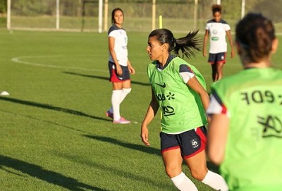 "Le foot : une passion avant tout" pour Kenza (photo FFF)