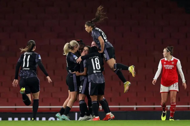 Les Lyonnaises ont bénéficié d'un coup de pouce du destin pour marquer avant la pause (photo UEFA) Les Lyonnaises ont bénéficié d'un coup de pouce du destin pour marquer avant la pause (photo UEFA)