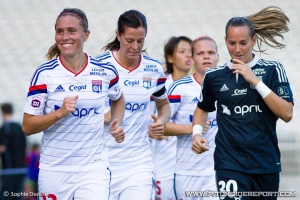Méline Gérard à droite va retrouver Camille Abily en sélection Méline Gérard à droite va retrouver Camille Abily en sélection