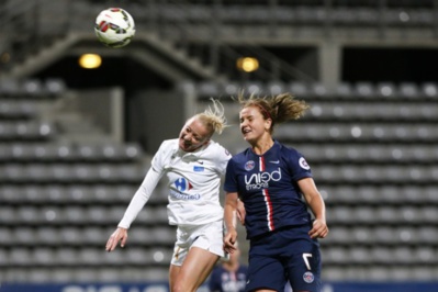 Le coup de boule de l'Américaine pour le 2-0 (photo PSG) Le coup de boule de l'Américaine pour le 2-0 (photo PSG)