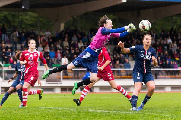 Pauline Peyraud-Magnin, la gardienne isséenne, et sa défense n'ont cédé qu'à deux reprises face aux voisines du PSG (photo A Nelson Sindfoul)