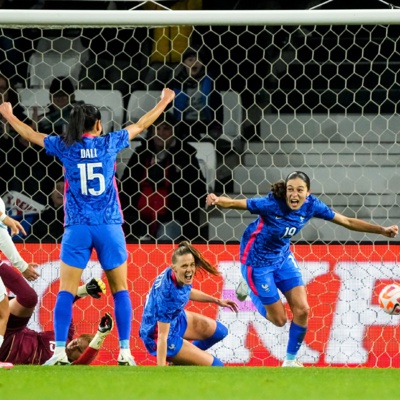 La joie de Bussy sur l'ouverture du score (photo twitter @equipedefrancef) La joie de Bussy sur l'ouverture du score (photo twitter @equipedefrancef)