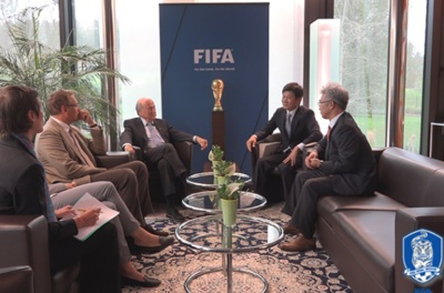 Les représentants sud-coréens (photo KFA) Les représentants sud-coréens (photo KFA)