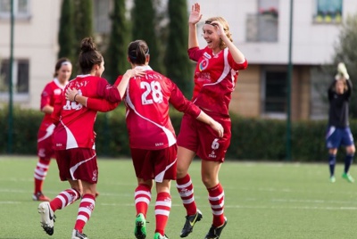 La joie de Lise Lachaud pour Issy (photo A Nelson Sindfoul)