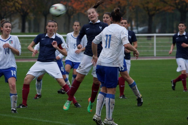 Cette tête de Jade Dauriat a été l'une des rares opportunités du match