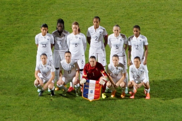 Bleues - Retrouvez les réactions de LE SOMMER, DIANI, DALI, THINEY et BOULLEAU