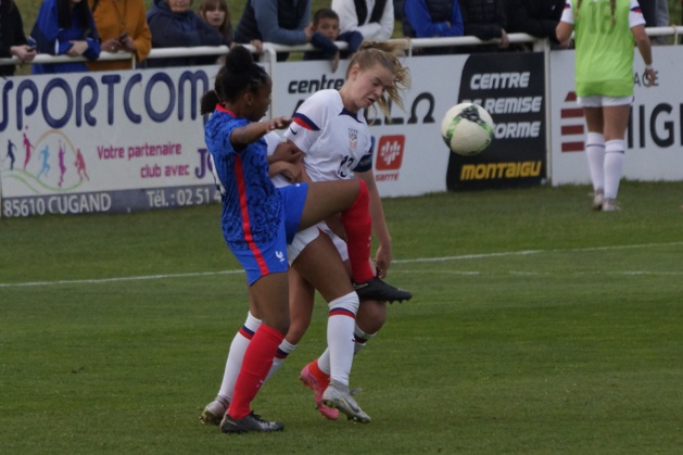 Duel acharné entre la France et les USA en finale du tournoi (photo Sébastien Duret) Duel acharné entre la France et les USA en finale du tournoi (photo Sébastien Duret)