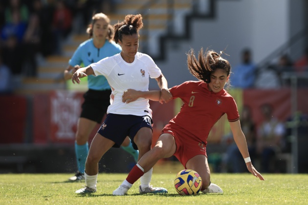 Airine Fontaine dispute le ballon avec Léticia Almeida (photo FPF) Airine Fontaine dispute le ballon avec Léticia Almeida (photo FPF)
