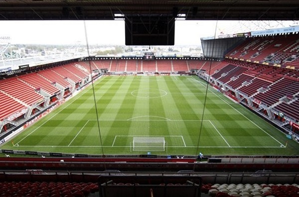 Le stade du FC Twente à Enschede (photo UEFA)