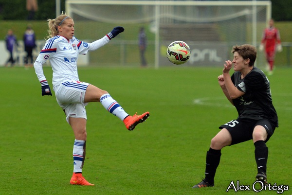 Lara Dickenmann, en position plus offensive, a contribué aux buts lyonnais Lara Dickenmann, en position plus offensive, a contribué aux buts lyonnais