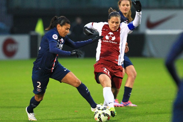 Kenza Dali face à Simone (photo FC Metz)