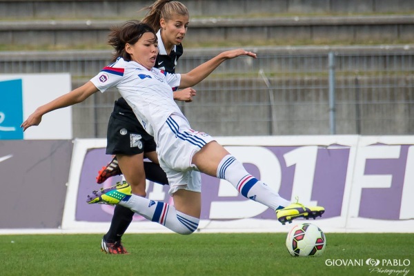 Saki Kumagai et la défense lyonnaise accueillent une équipe de Juvisy en pleine forme (photo Giovani Pablo)