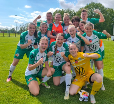 Les Angevines à la fête (photo CBAF) Les Angevines à la fête (photo CBAF)