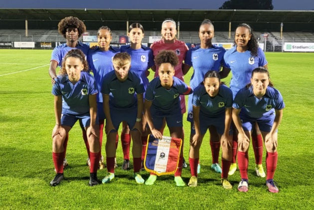 Les Tricolores alignées contre le Cameroun (photo JYF) Les Tricolores alignées contre le Cameroun (photo JYF)