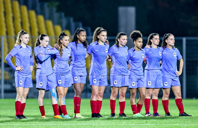 La France lors des tirs au but face au Cameroun (photo Sud Ladies Cup)