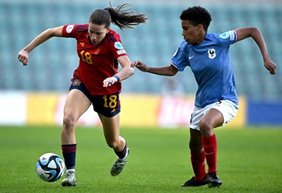 A l'image de Taeryne Job, le bloc français a tenu en première période A l'image de Taeryne Job, le bloc français a tenu en première période