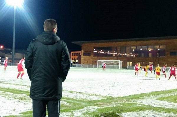 Sur le terrain enneigé d'Albi, les joueuses de Nicolas Bach ont décroché leur ticket pour les huitièmes de finale (photo RAF Féminin)