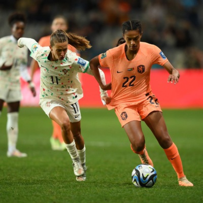 Tatiana Pinto et Esmée Brugts (photo FIFA WWC)