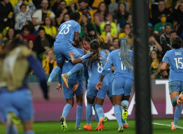 La joie tricolore avec cette victoire face au Brésil (photo equipe de france f) La joie tricolore avec cette victoire face au Brésil (photo equipe de france f)