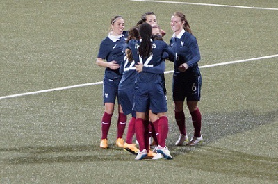 Bleues - Les réactions de LE SOMMER, HENRY, GEORGES, HOUARA et ABILY Bleues - Les réactions de LE SOMMER, HENRY, GEORGES, HOUARA et ABILY