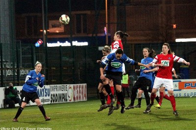 En fin de match, un coup de tête a permis au FC Rouen de prendre les devants (photo Fred Rouen)