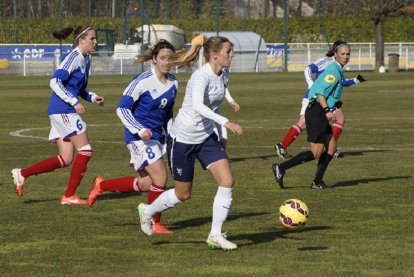 Sandie Toletti lors du dernier match de l'équipe de France B (photo Sébastien Duret)