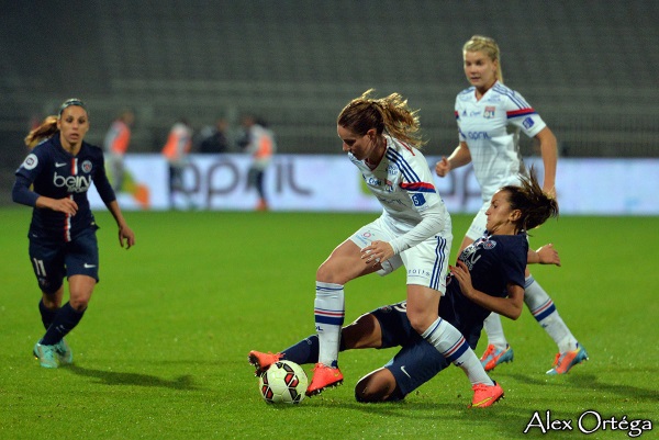 Alushi, ici en train de tacler Amandine Henry, retrouvera-t-elle sa forme étincelante de l'automne dernier ?