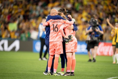 Gilles Fouache avec "ses" gardiennes (photo FFF) Gilles Fouache avec "ses" gardiennes (photo FFF)