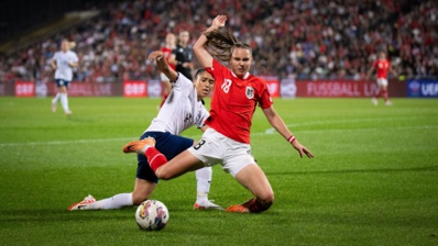 Duels accrochés entre les deux formations (photo OEFB)