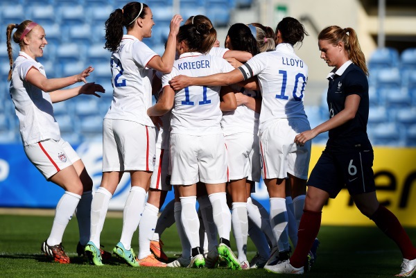 Premier but concédé pour les partenaires d'Amandine Henry (photo LP)