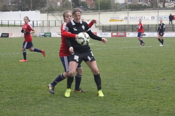 Les Arrageoises, malgré les quatre buts encaissés, se sont montrées rigoureuses. Les Arrageoises, malgré les quatre buts encaissés, se sont montrées rigoureuses.