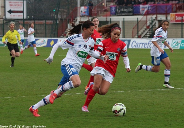 Le débordement de Lotta Schelin sur le premier but (photo Fred Rouen)