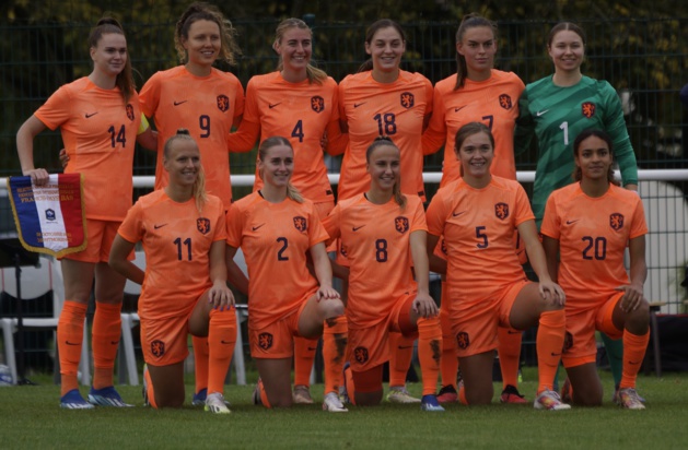 Le onze néerlandais (photo Sébastien Duret) Le onze néerlandais (photo Sébastien Duret)