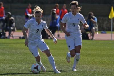 Aux côtés d'Eugénie Le Sommer, Claire Lavogez a joué plusieurs matches au tournoi de l'Algarve (Photo FFF) Aux côtés d'Eugénie Le Sommer, Claire Lavogez a joué plusieurs matches au tournoi de l'Algarve (Photo FFF)