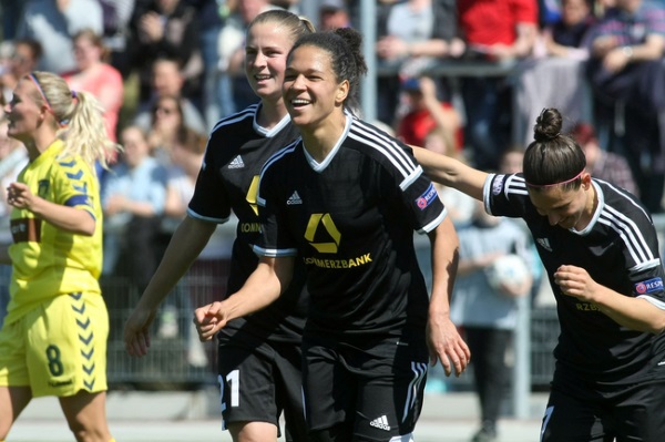 Celia Sasic devient seule meilleure buteuse de la compétition avec dix buts (photo FFC)