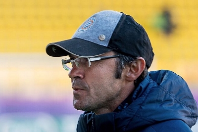 Jean-Louis Saez, suspendu, était en tribune pour suivre le match Jean-Louis Saez, suspendu, était en tribune pour suivre le match