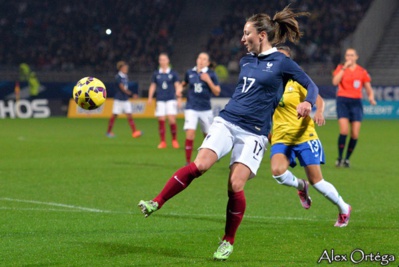 Gaëtane Thiney fera partie des joueuses cadres de la sélection avec Camille Abily Gaëtane Thiney fera partie des joueuses cadres de la sélection avec Camille Abily