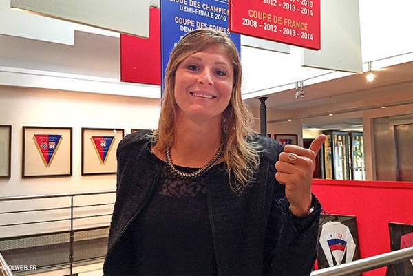 D1 - Corine PETIT prolonge pour une saison à LYON D1 - Corine PETIT prolonge pour une saison à LYON