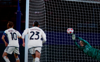 Kiedrzynek décisive sur le penalty (photo PSG) Kiedrzynek décisive sur le penalty (photo PSG)