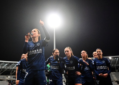 Thiney célèbre la victoire avec le public (photo PFC)