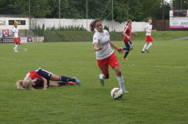 bonne entrée pour Anissa Lahmari, autreure du troisième but parisien