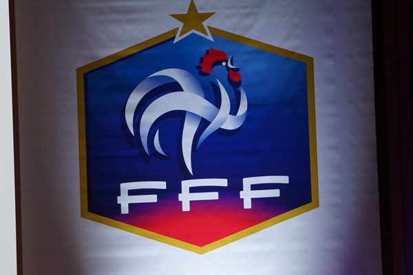 Assemblée Fédérale 2015 - Ce qui change dans les règlements : le "double surclassement médical" obligatoire pour les U16F et U17F en Seniors F Assemblée Fédérale 2015 - Ce qui change dans les règlements : le "double surclassement médical" obligatoire pour les U16F et U17F en Seniors F