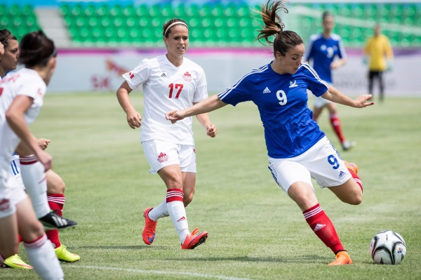 Clarisse Le Bihan et les Tricolores ont réalisé un très mauvais départ (photo FFSU)