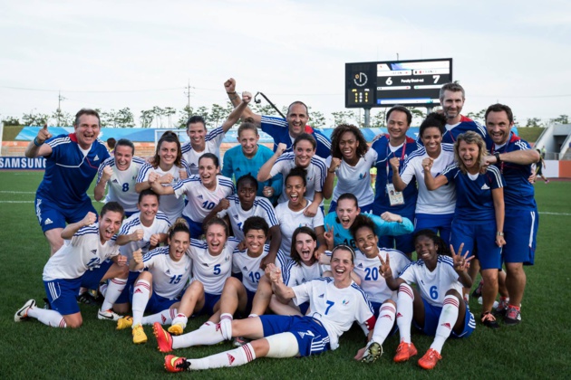 Le groupe tricolore fête sa qualification (photo FFSU) Le groupe tricolore fête sa qualification (photo FFSU)
